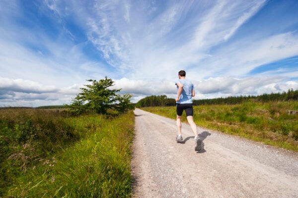 朝ランニングの効果やメリット、初心者の多くが勘違いしている危険な注意点を解説します！